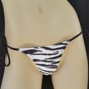 tie-side thong 
